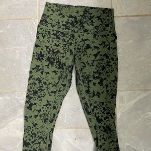 ⁉️⁉️Align Lululemon Crops Green and Black⁉️⁉️